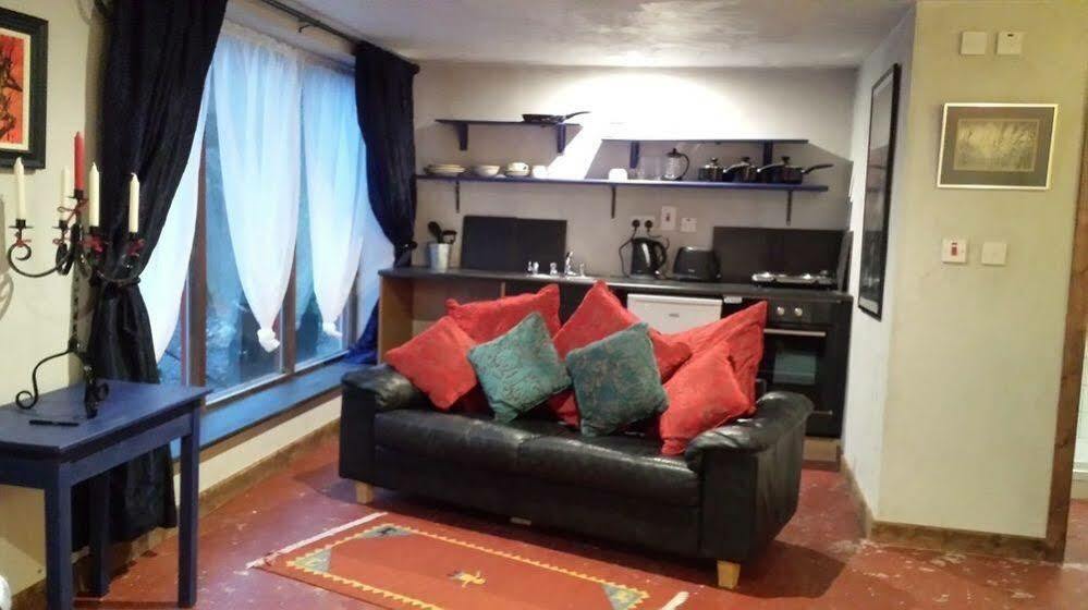The Village Studio Apartments Moate Kültér fotó