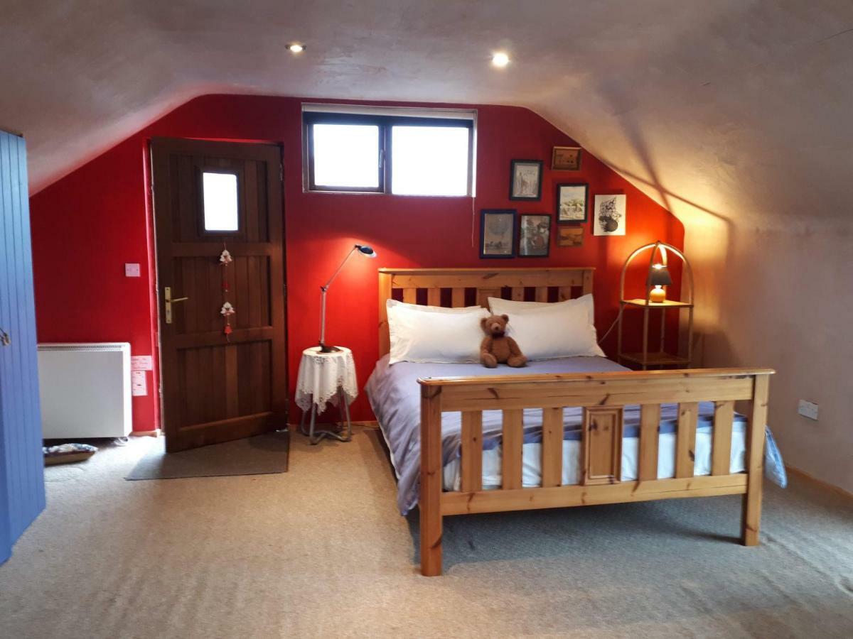 The Village Studio Apartments Moate Kültér fotó